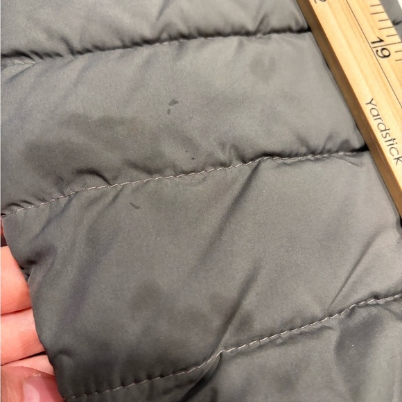 Columbia Women’s Lightweight Puffer Jacket in Gray and Pink - Picture 7 of 12